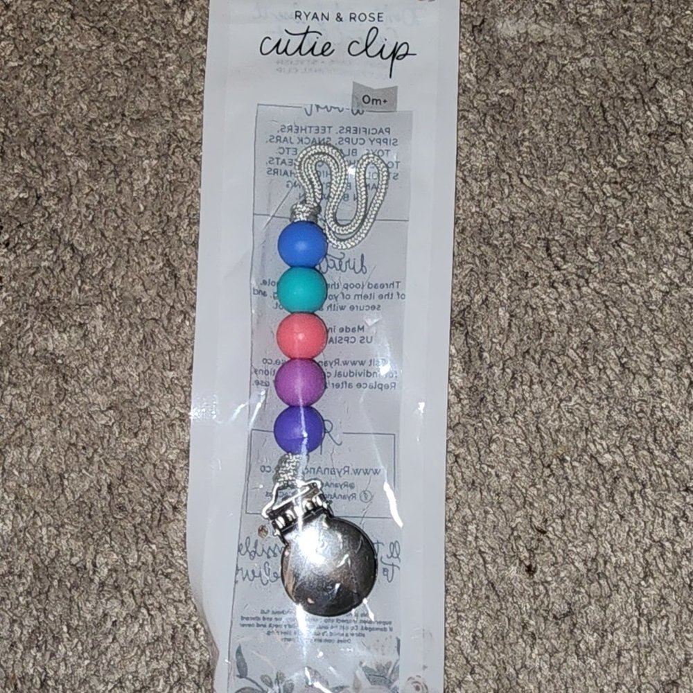 Pacifier clip
